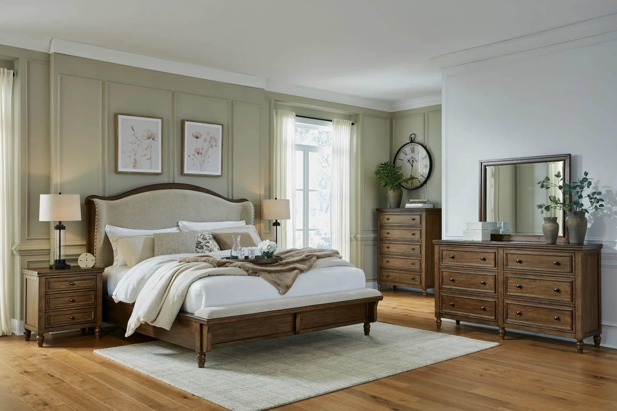 Sturlayne Brown Traditional Upholstered Panel Bedroom Set King