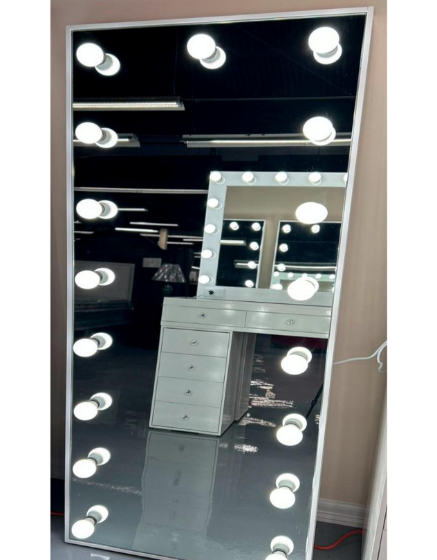 Untitled design - 2025-06-28T023431.191 ESPEJOGRANDE HOLLYWOOD BARRENADO