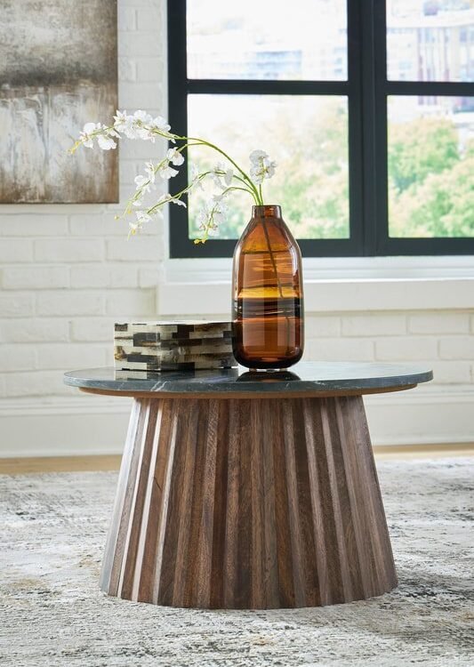 A4000601 - Cocktail Table