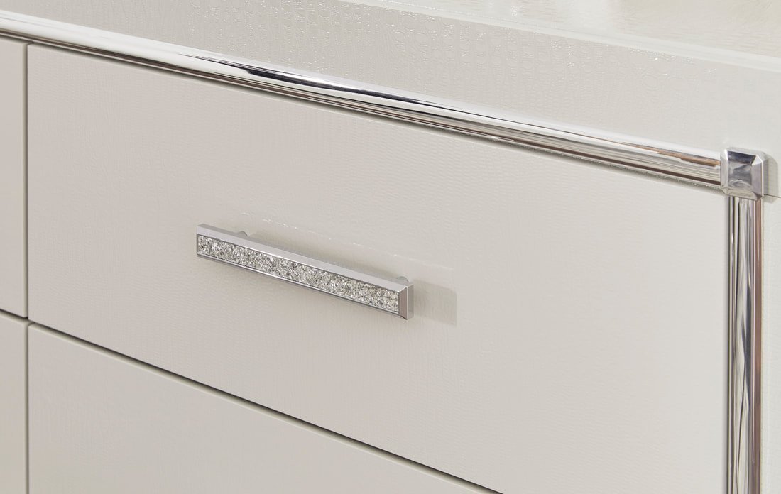 b2114-handle-detail_orig.jpeg Ashley B2114 - 4pc or 5pc Bedroom Set - Queen, King
