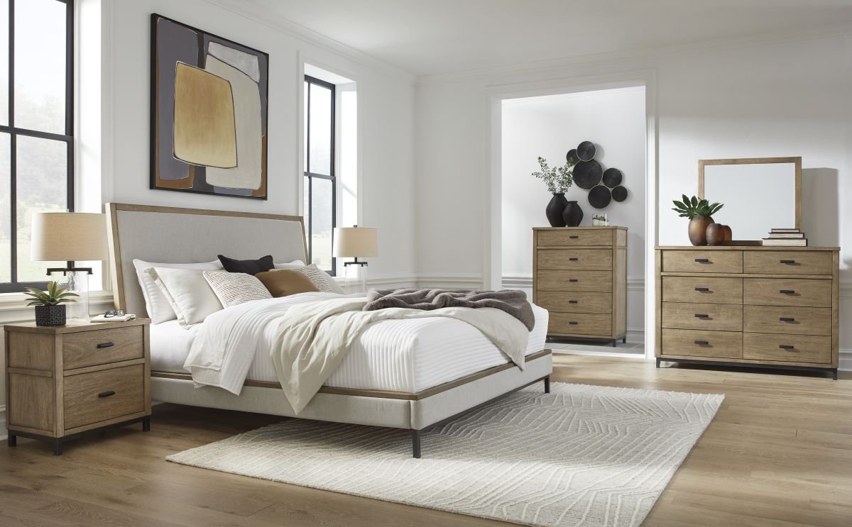Tomtyn Light Brown Platform Bed, Dresser & Mirror