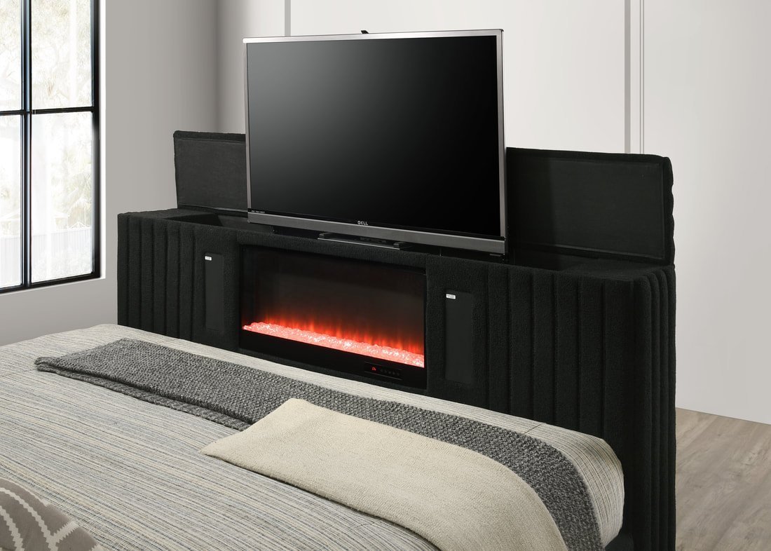 villa-black-1_orig.jpeg Villa Black Platform Bed - Queen, King