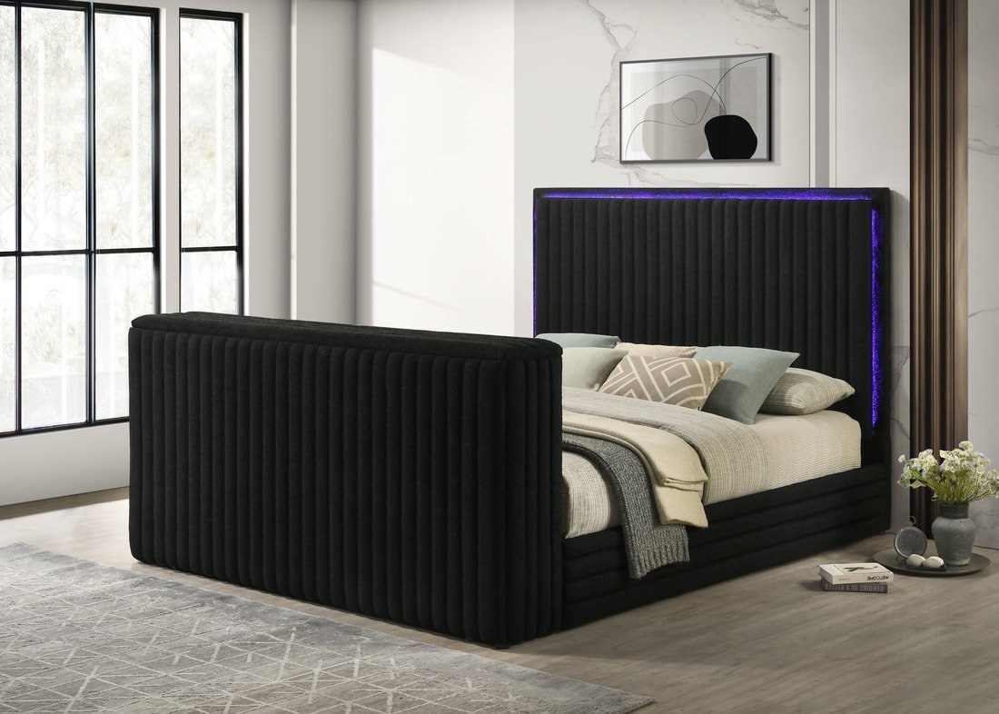 villa-black-2_orig.jpeg Villa Black Platform Bed - Queen, King