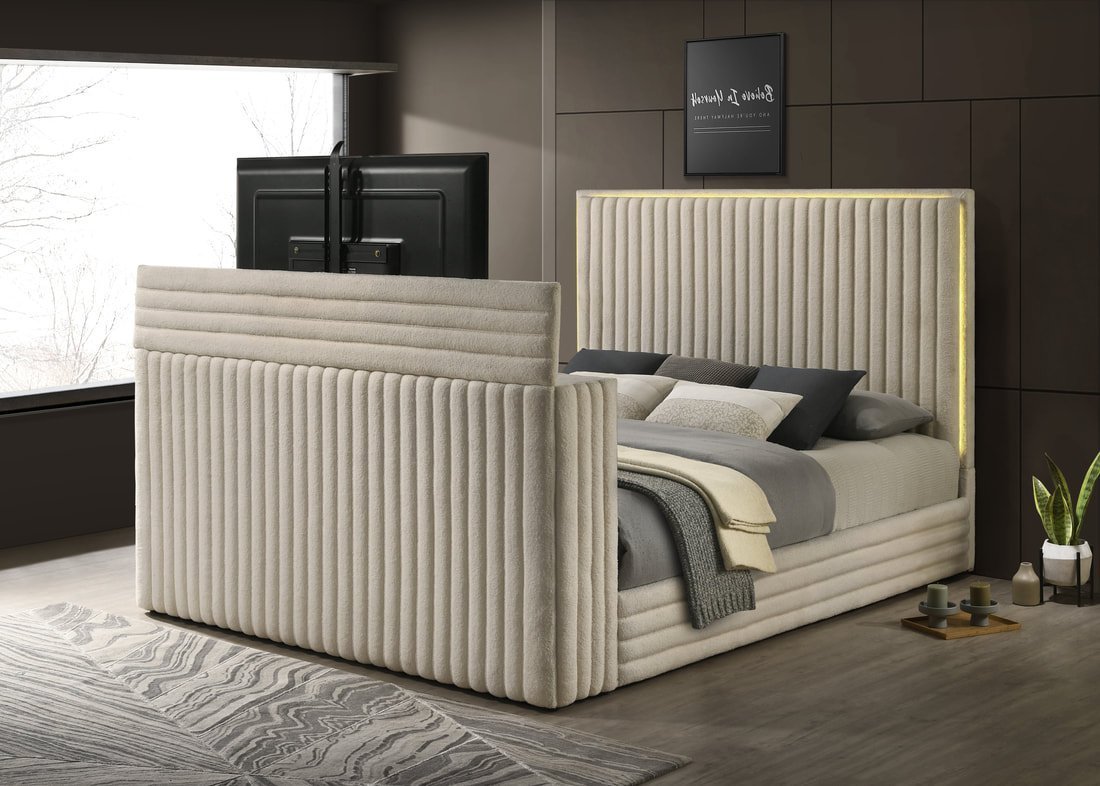 villa-white-3_orig.jpeg Villa White Platform Bed - Queen, King